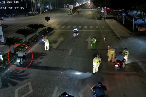 Xử lý nam thanh niên vi phạm trật tự ATGT qua hệ thống 'mắt thần'