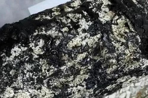 Nhặt được 'cục đá lạ', ngư dân đổi đời sau một đêm