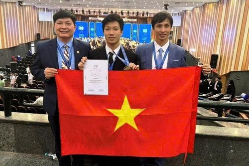 Chủ nhân 'cú đúp' Huy chương Bạc Olympic Vật lý khát vọng chinh phục công nghệ AI