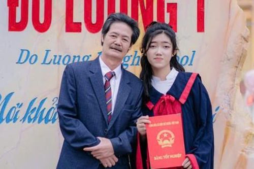 Thủ khoa vượt lên nghịch cảnh
