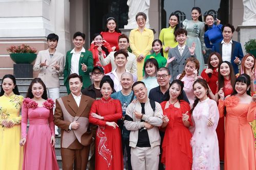 MV 'Chúc xuân' có sự tham gia của 25 ca sĩ, 5 nghệ sĩ nhạc cụ dân tộc