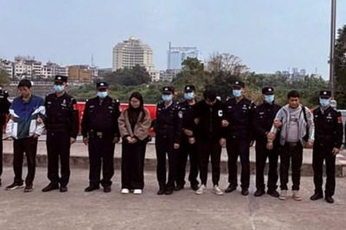 Xử phạt, trao trả nhóm người nước ngoài nhập cảnh trái phép vào Việt Nam