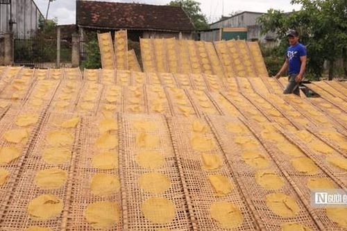 Làng nghề bánh tráng tiền tỷ ở Đắk Lắk: Tất bật vụ Tết, thấp thỏm vì thời tiết