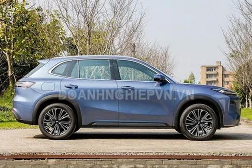 SUV hạng C công suất 328 mã lực, 'uống xăng như ngửi', giá ngang Kia Morning