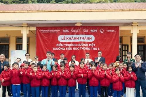 Học sinh điểm trường biên giới Mường Piệt có lớp học mới