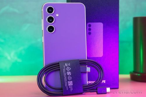 Galaxy S23 FE chốt giá cực rẻ cuối tháng 12, là AI Phone giá rẻ nhất hiện nay, 'chặt đẹp' iPhone 12