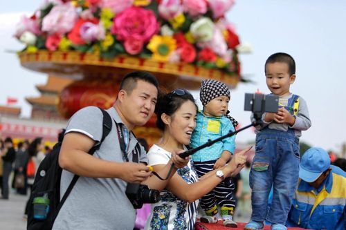 'Thêm con, thưởng tiền': Trung Quốc khuyến khích tỷ lệ sinh giữa cuộc khủng hoảng dân số