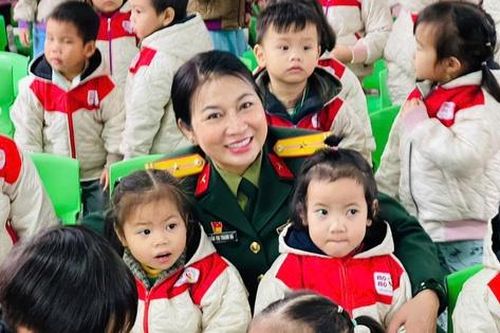Quảng Trị: Hơn 1.100 áo ấm tặng học sinh ở địa bàn khó khăn