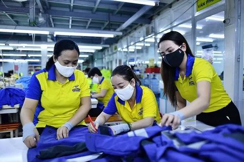 Doanh nghiệp da giày, dệt may thưởng Tết Nguyên đán 2025 ra sao?