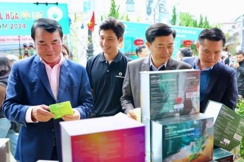 Khai mạc Chương trình Phố rượu vang, trà, cà phê và đặc sản Đà Lạt