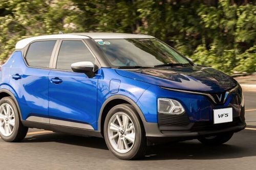 Khách chạy đua chốt đơn 'xe quốc dân' VF 5 Plus để hưởng giá 'kịch sàn' 445 triệu đồng