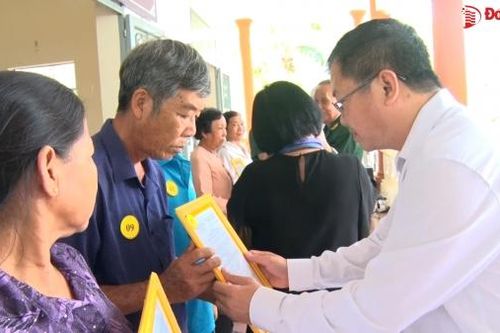 Lễ công bố điều chỉnh thông tin 24 liệt sĩ tại Nghĩa trang liệt sĩ thành phố Long Khánh