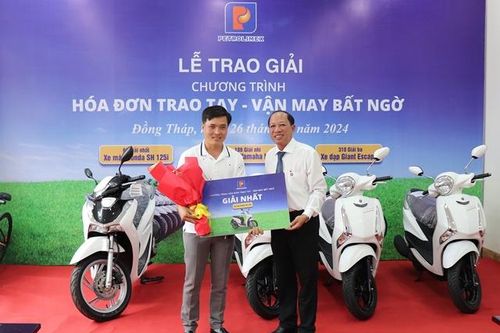 Trao thưởng chương trình 'Hóa đơn trao tay - Vận may bất ngờ'