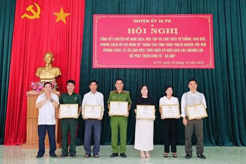Ia Pa tổng kết chuyên đề 'Học tập và làm theo tư tưởng, đạo đức, phong cách Hồ Chí Minh' năm 2024