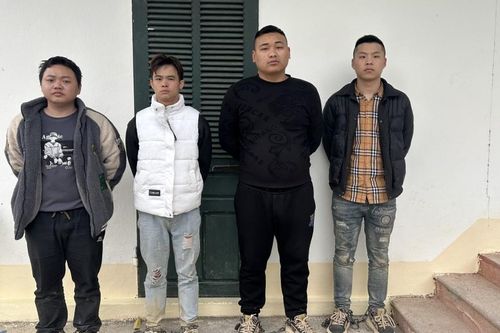 Đồn Biên phòng Ba Sơn bàn giao 4 người Trung Quốc nhập cảnh trái phép vào Việt Nam