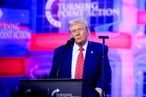 Ông Trump sẽ đưa nước Mỹ trở lại chỉ có hai giới tính
