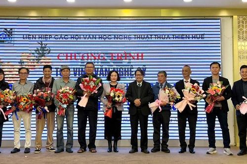 Tôn vinh cống hiến của văn nghệ sĩ năm 2024