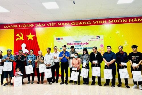Công ty EPS: Sẻ chia yêu thương Xuân 2025