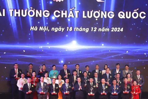 Công ty TNHH Nhôm Nam Sung được Thủ tướng Chính phủ Quyết định trao tặng giải thưởng chất lượng Quốc gia