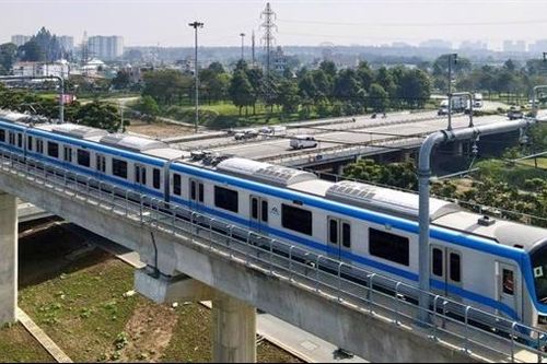Vì sao những chuyến Metro số 1 miễn phí còn trống nửa số chỗ?