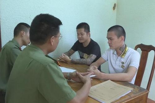 Bắt đối tượng trốn nã ẩn mình trong tòa nhà cao tầng