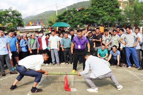 Xây dựng đời sống văn hóa gắn với xóa bỏ hủ tục lạc hậu