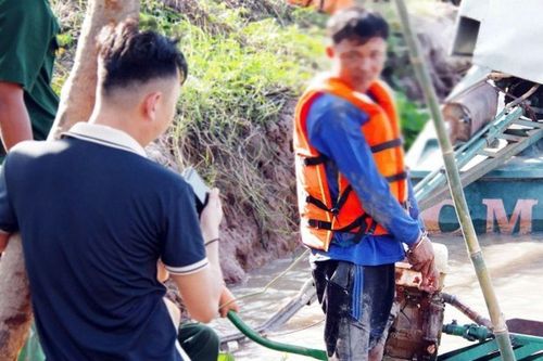 Danh tính đối tượng giấu 12kg vàng 9999 dưới đuôi vỏ lãi, cách thức che giấu mới thật bất ngờ