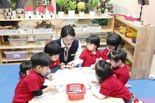 Cán bộ, giáo viên mầm non quận Ba Đình kiến tập về phát triển chương trình nhà trường