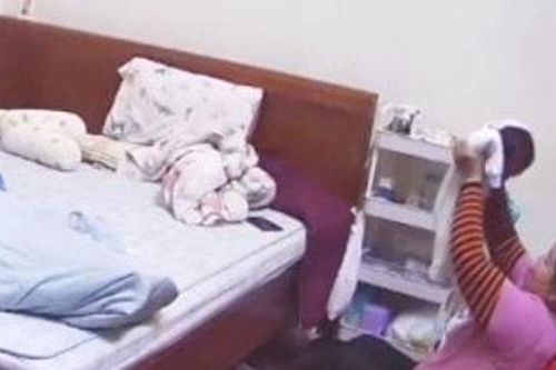 Khởi tố vụ bảo mẫu hành hạ trẻ em ở quận Cầu Giấy