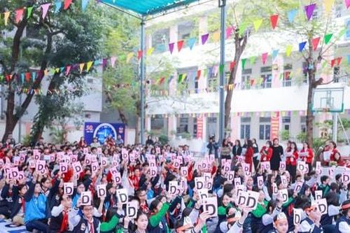 130 học sinh Rung chuông vàng tìm hiểu kiến thức chăm sóc sức khỏe sinh sản