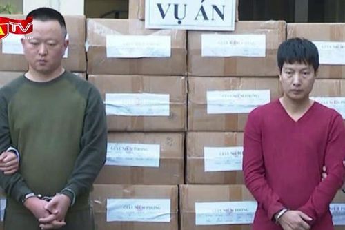 Khởi tố đối tượng người nước ngoài buôn bán thuốc lá lậu