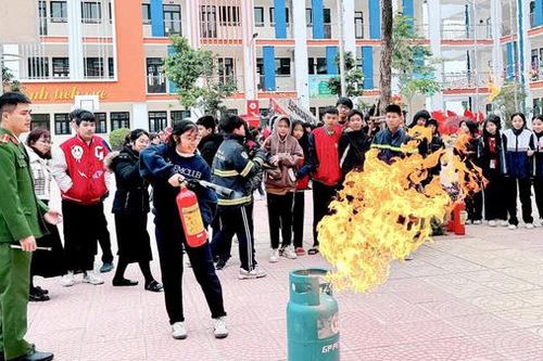 Đa dạng hóa hình thức lồng ghép giáo dục pháp luật trong trường học