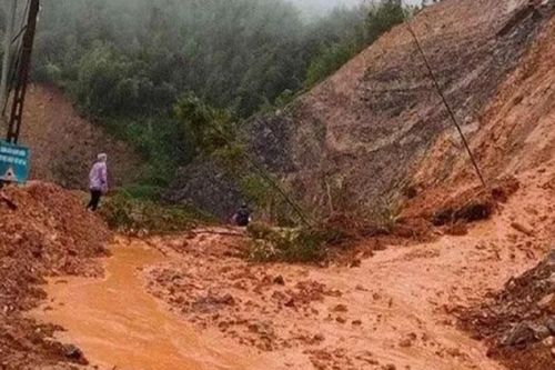 Mưa lớn kéo dài, cảnh báo lũ quét, sạt lở ở khu vực Trung Bộ, Tây Nguyên