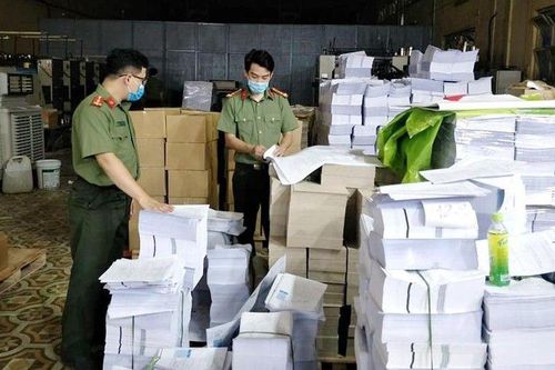 Sớm ứng dụng công nghệ hiện đại để chống nạn in lậu sách