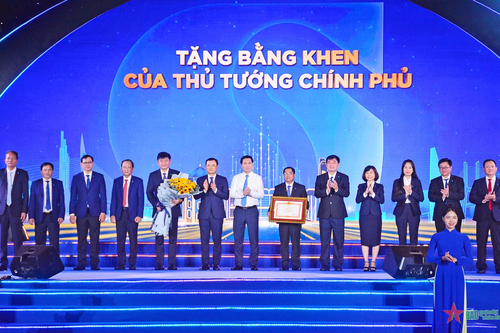 Ngành cấp nước TP Hồ Chí Minh đón nhận Bằng khen của Thủ tướng Chính phủ