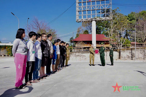 Điện Biên: Tiếp nhận 11 công dân do Lào trao trả