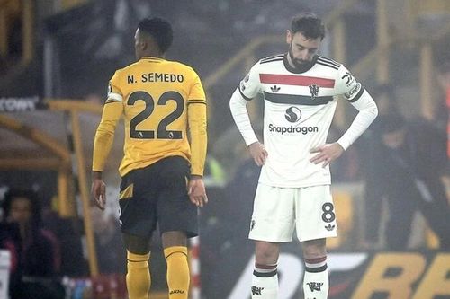 Bruno Fernandes lại bị đuổi, Man.United thua 0-2 trước Wolves
