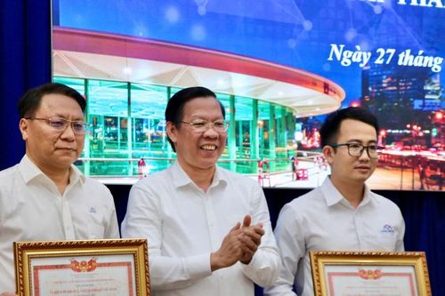 Chủ tịch UBND TPHCM Phan Văn Mãi họp giải quyết 12 kiến nghị của nhà thầu metro