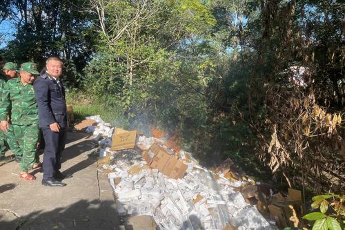 Quảng Trị: Tiêu hủy hơn 44.000 bao thuốc lá ngoại nhập lậu