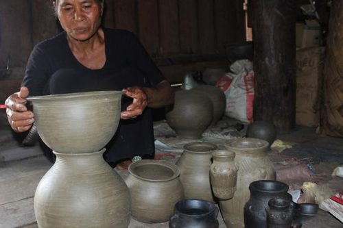 Gốm cổ M'nông Rlăm: Di sản sống giữa đại ngàn