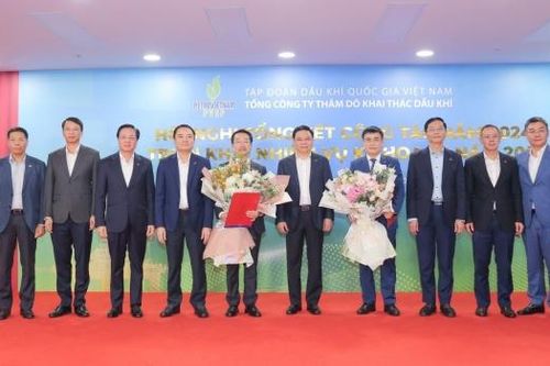 Công bố và trao quyết định về công tác cán bộ cấp cao của PVEP