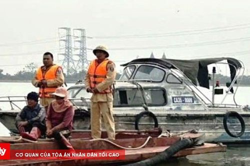 Ngang nhiên khai thác cát trái phép trên sông Đáy