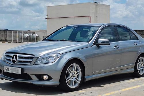 Dân buôn xả lỗ, xe sang Mercedes-Benz C 300 giá rẻ ngang xe cỏ Kia Morning