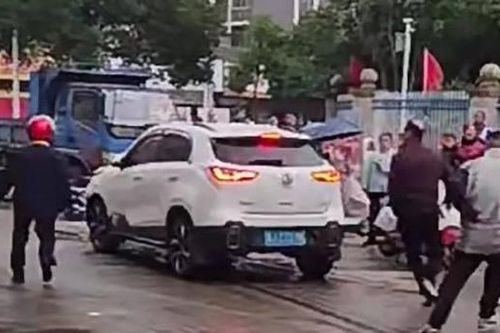 Tài xế lãnh án vì đâm xe vào cổng trường khiến 18 học sinh bị thương
