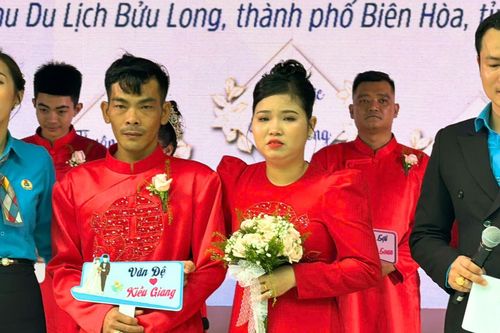 Xúc động tâm sự của cặp đôi mồ côi cha mẹ trong lễ cưới tập thể ở Đồng Nai
