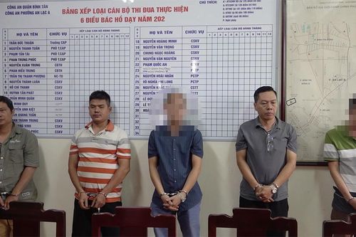 Công an TPHCM bắt 16 đối tượng buôn bán chất độc xyanua