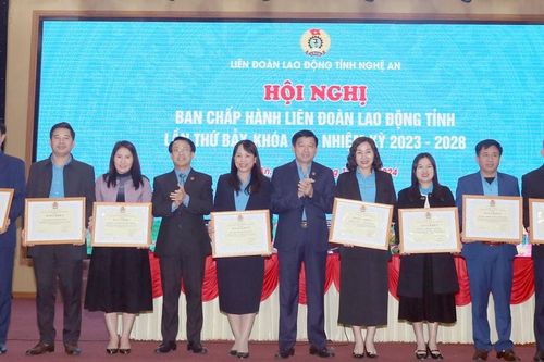 Quán triệt nhiều nội dung quan trọng tại Hội nghị Ban Chấp hành Liên đoàn Lao động tỉnh lần thứ 7