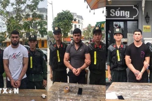 Bắt nhóm người nước ngoài sử dụng tiền USD giả, đối tượng truy nã nguy hiểm
