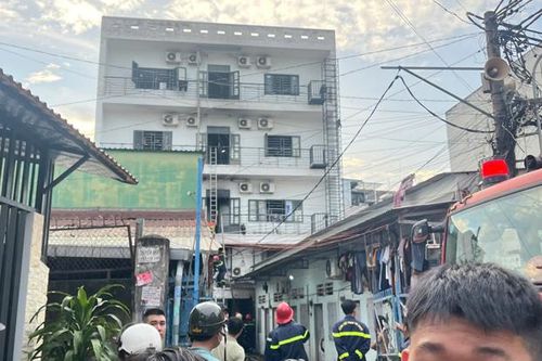 TP Hồ Chí Minh: Cháy nhà trọ, 3 người tiên lượng nặng, 10 người đi cấp cứu