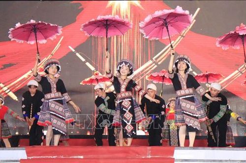 Festival Khèn Mông và Lễ hội hoa Tớ dày: Không gian trải nghiệm mới mẻ, hấp dẫn